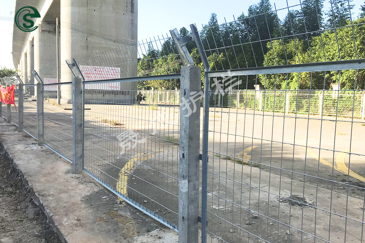 1724984549319377.jpg 鐵路隔離柵(詳情)7.jpg